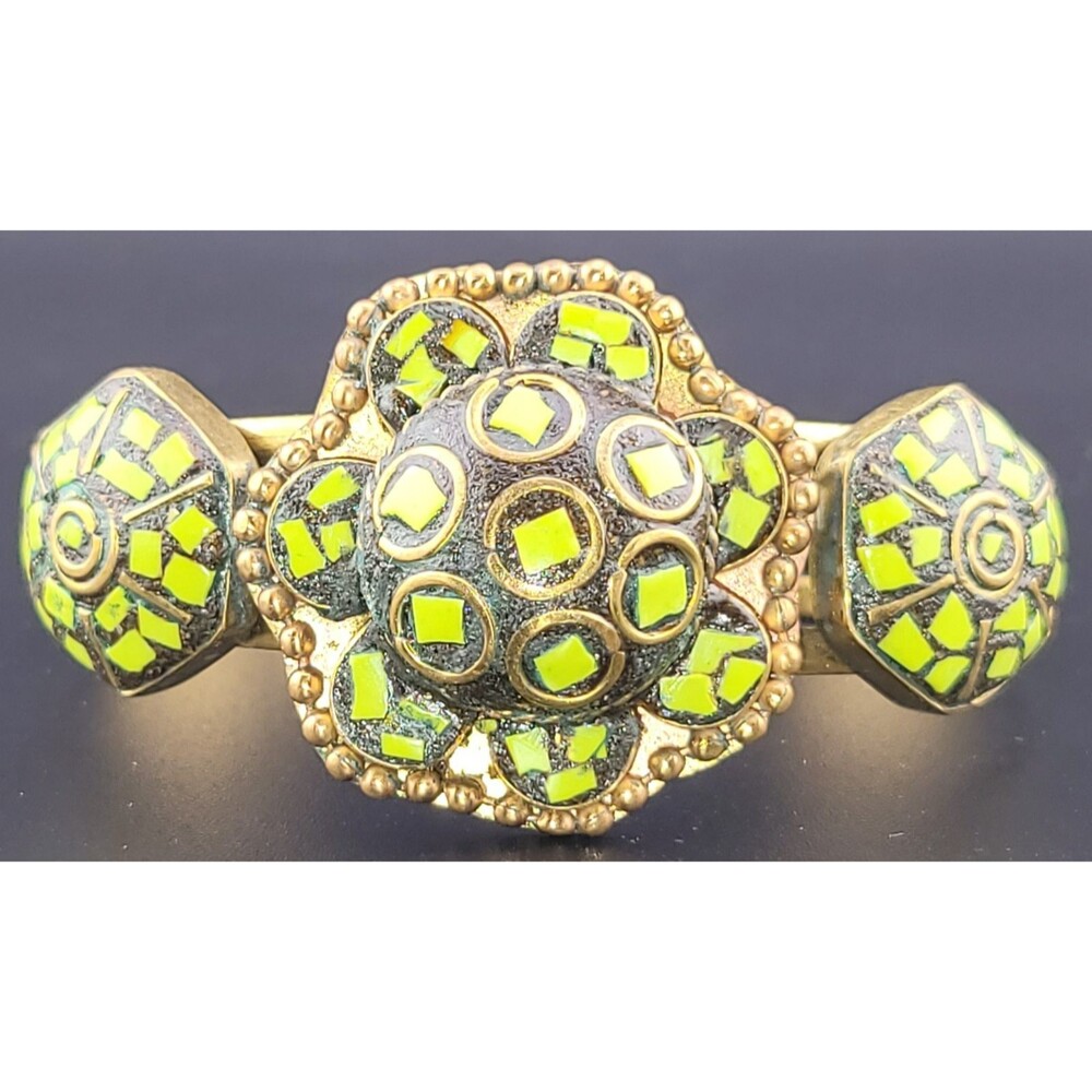 Chunky Vintage Green Glass Inlay Black Mosaic Brass Cuff Statement Bracelet 7.5" - Picture 2 of 7